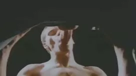 شخص بلوند شخص عكس كس ...