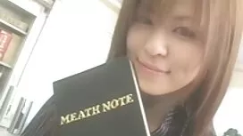 دختری از سینک با باز ...