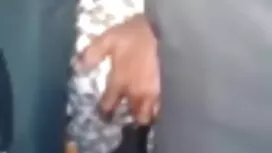 دانش آموز جوان با دو ...
