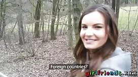 کودک در پاهای پسر ان ...